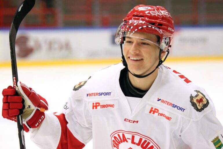 IMG_3038 – #3 Petter Sjökrona glad efter sitt första mål